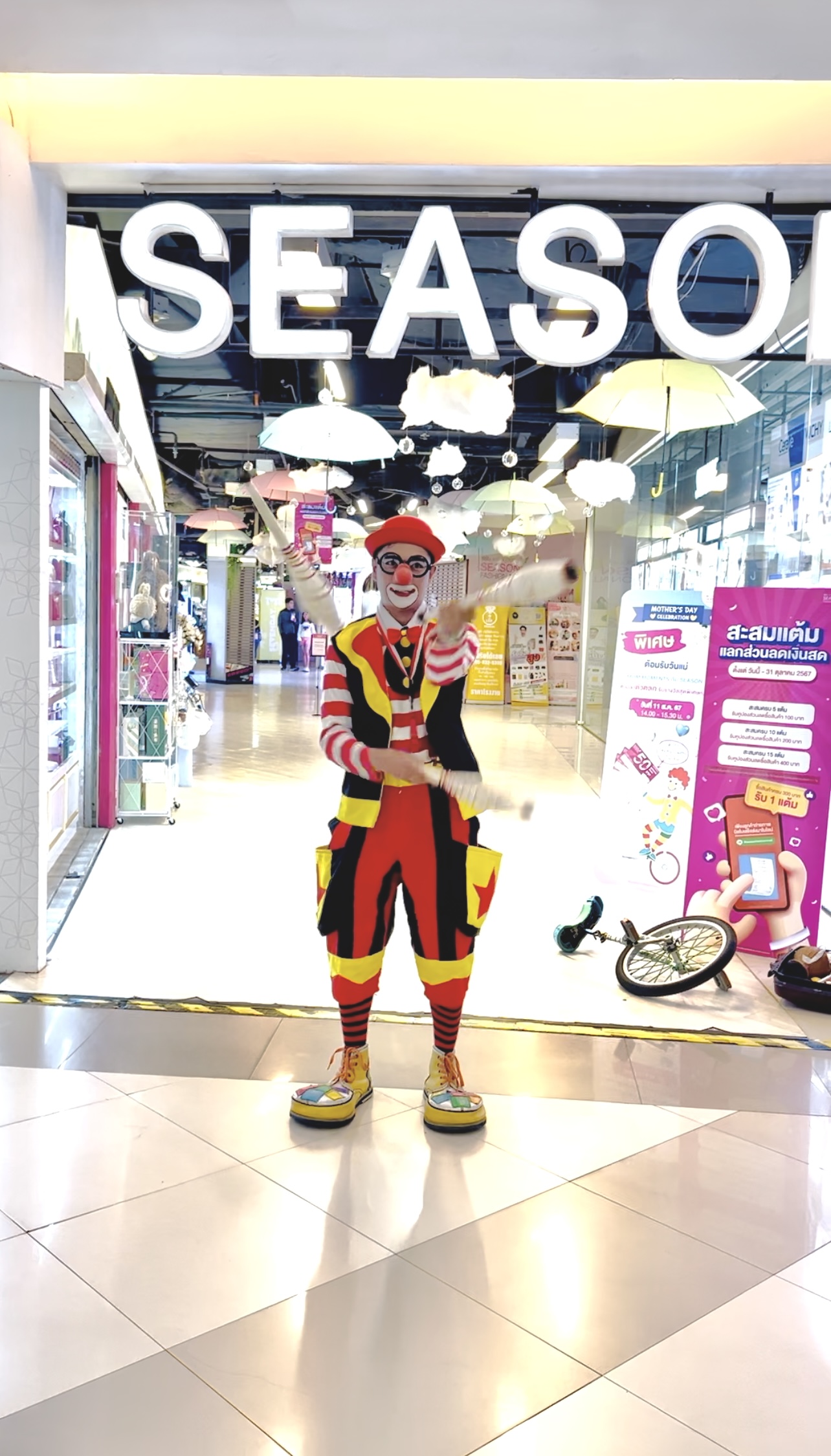 จักกลิ้งโชว์ โยนบอล โยนห่วง โยนคลับ