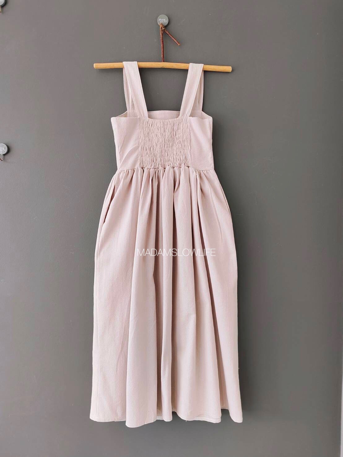 ชุดเดรส size F อก 34-40 นิ้ว ยาว 45 นิ้ว เนื้อผ้าคอตตอน พิมพ์ลายใบไม้