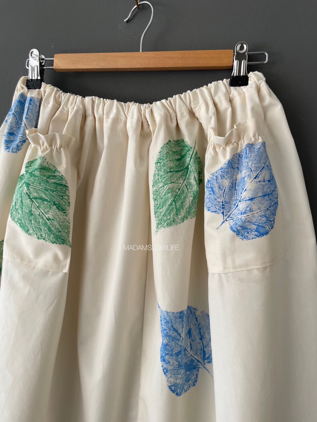 กระโปรง Size F พิมพ์ใบไม้ด้วยสีปลอดสารพิษ