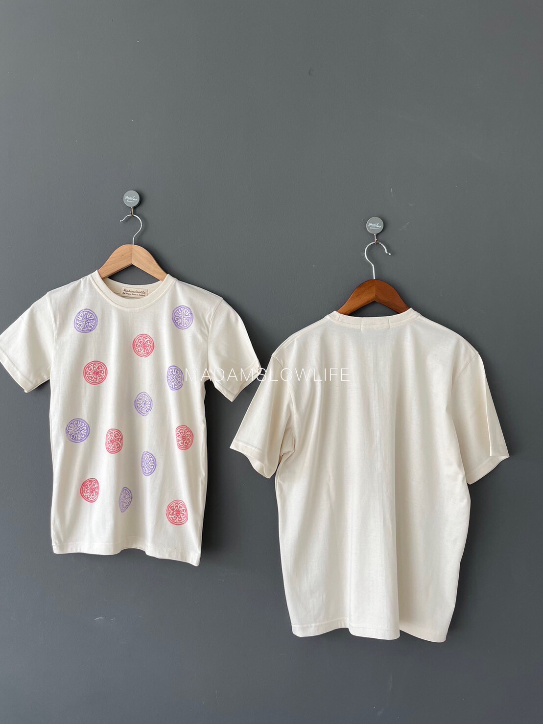 เสื้อยืดงานพิมพ์มือจากบล็อคไม้โดยใช้สีปลอดสารพิษ มีSize:XS,S,M,L,XL,2XL