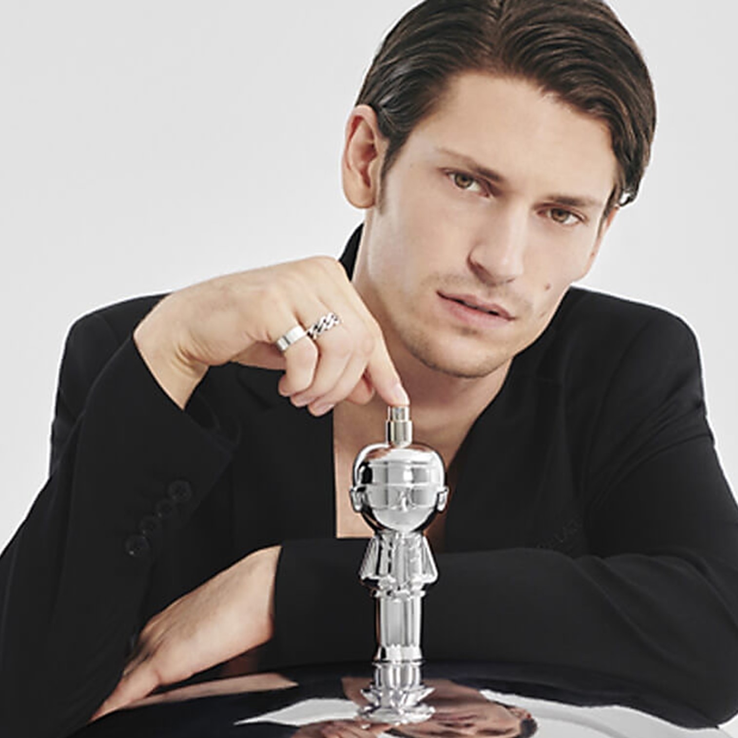 KARL LAGERFELD IKONIC POUR HOMME 100ML Silver น้ำหอมผู้ชายกลิ่นหอมคลาสสิคผสานความทันสมัยสินค้านำเข้าจากต่างประเทศพร้อมส่ง