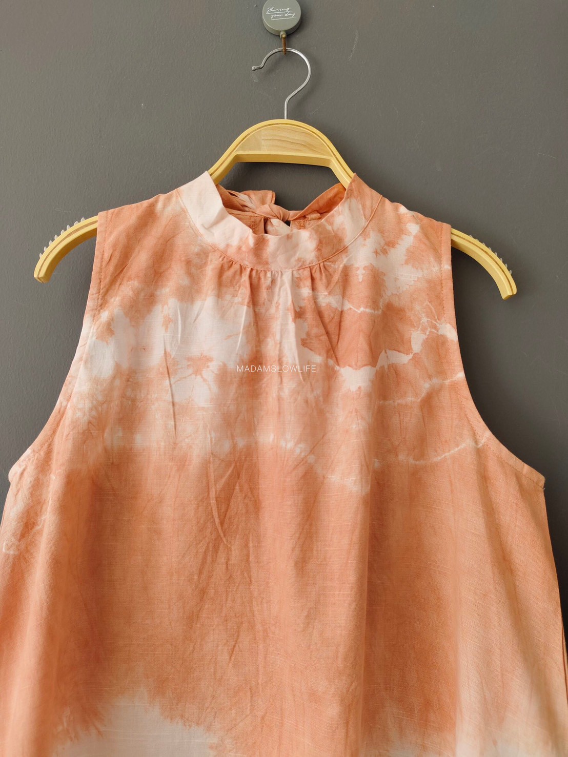 เสื้อผู้หญิงทรงคอเต่าผูกโบว์หลัง Size: S M L XL