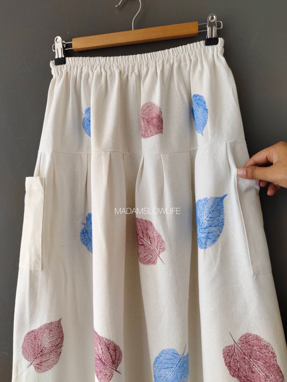 กระโปรงระบาย Size F เนื้อผ้าคอตตอนมีเทกเจอร์ พิมพ์ลายด้วยใบไม้ใช้สีปลอดสารพิษ