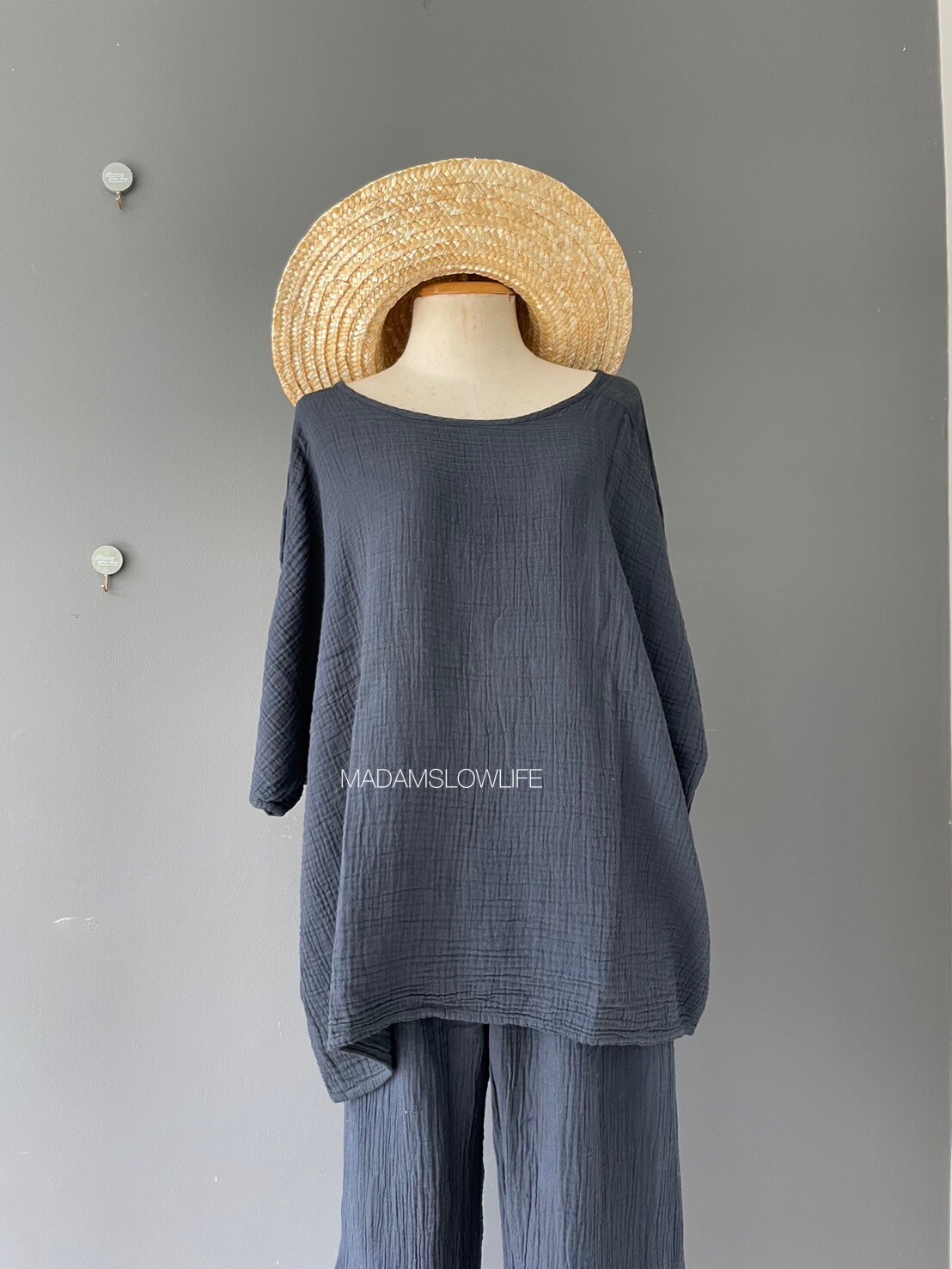 เสื้อสีดำ+กางเกงขายาว สวมใส่สบาย Size:F