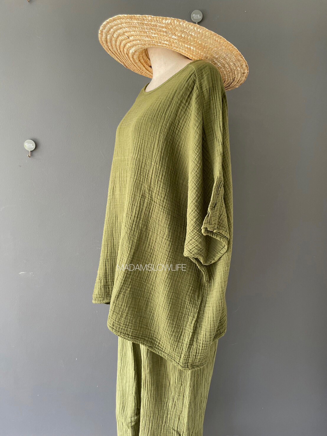 เสื้อสีเขียว+กางเกงขายาว สวมใส่สบาย Size:F