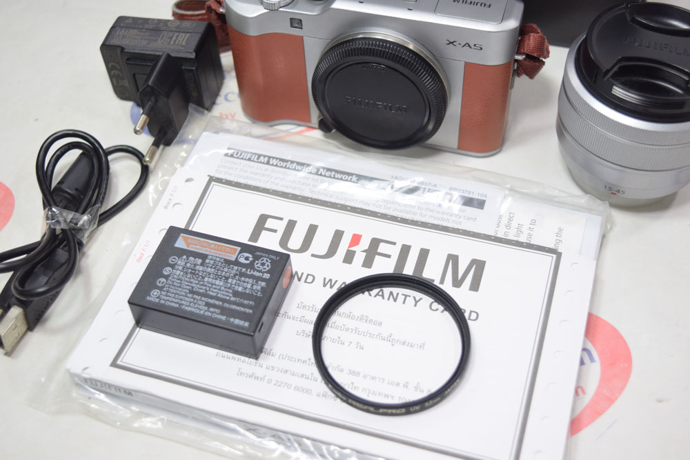ขายกล้อง Fujifilm X-A5 + เลนส์ 15-45mm สีน้ำตาล มี Wifi กล้องศูนย์ไทย อุปกรณ์ครบ