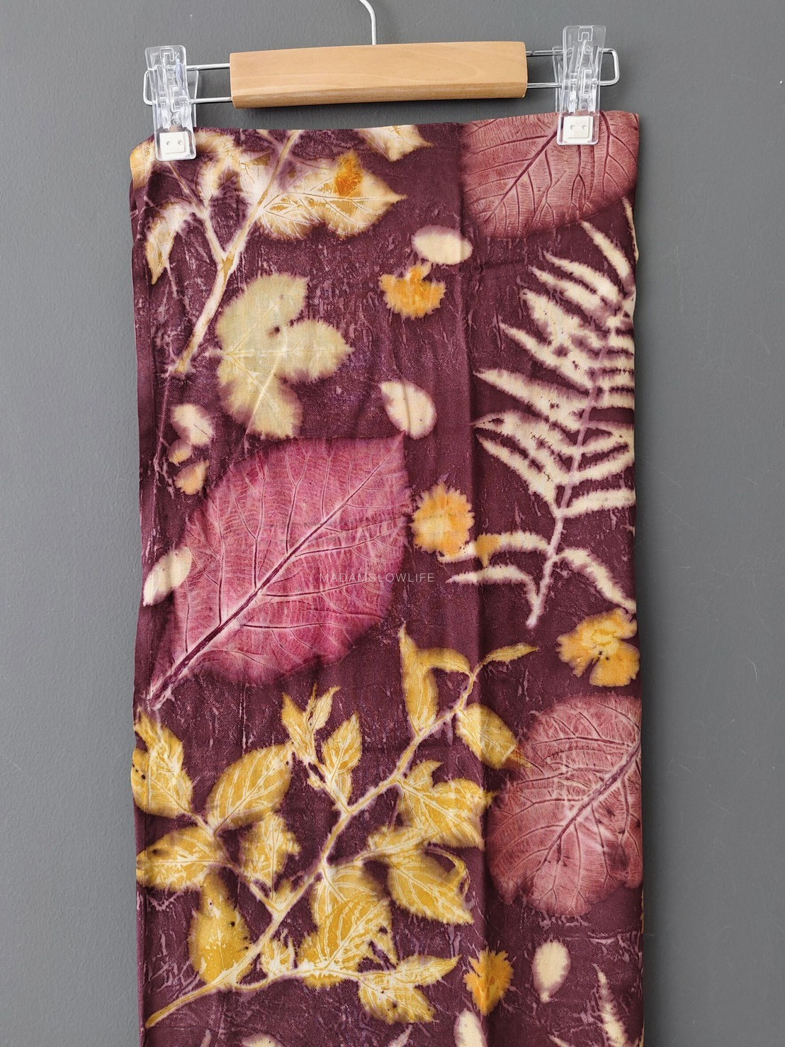 ผ้าพันคอ cotton Eco print Size : กว้าง 70 cm × ความยาว 170 cm มีให้เลือก 6 โทนสี