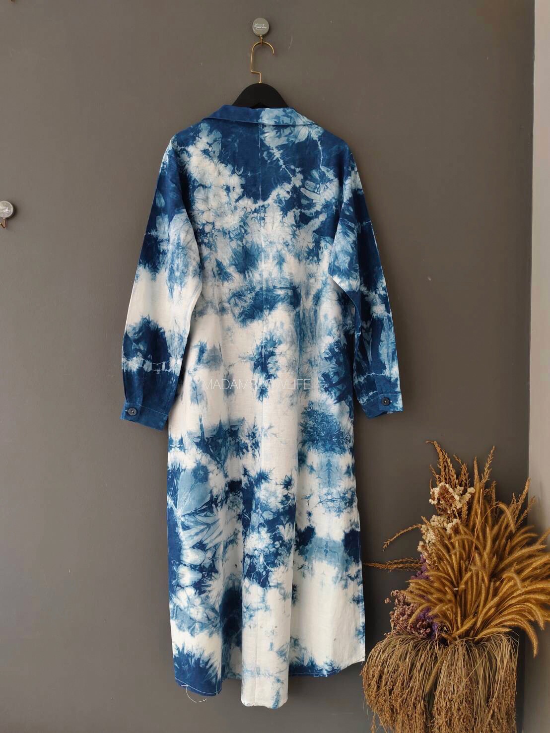 ชุดเดรสเชิ้ตแขนยาว มัดย้อมครามธรรมชาติ