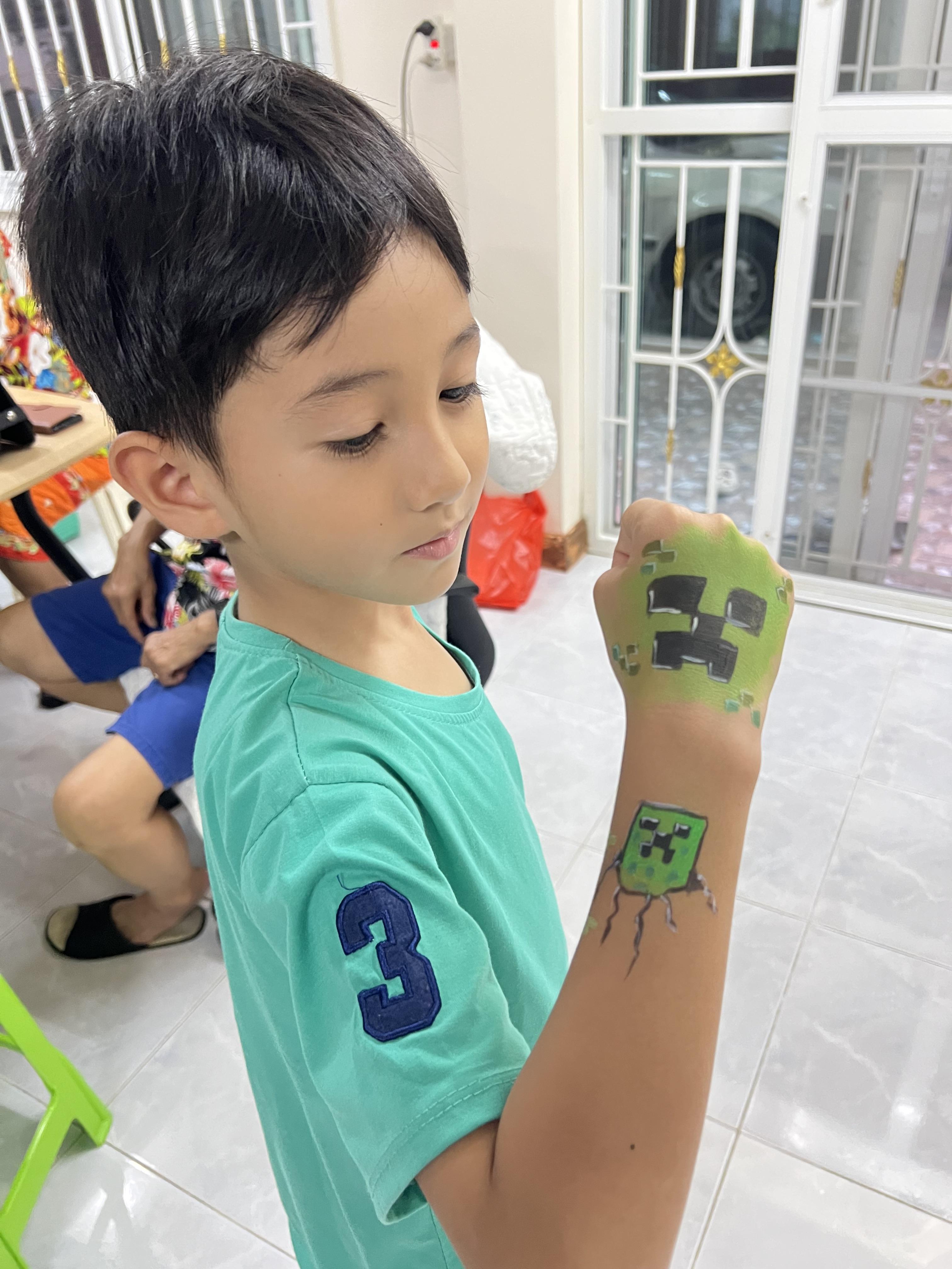 เพ้นท์หน้าแฟนซี Facepainting เพ้นท์หน้าเด็ก เพ้นท์หน้าฮาโลวีน