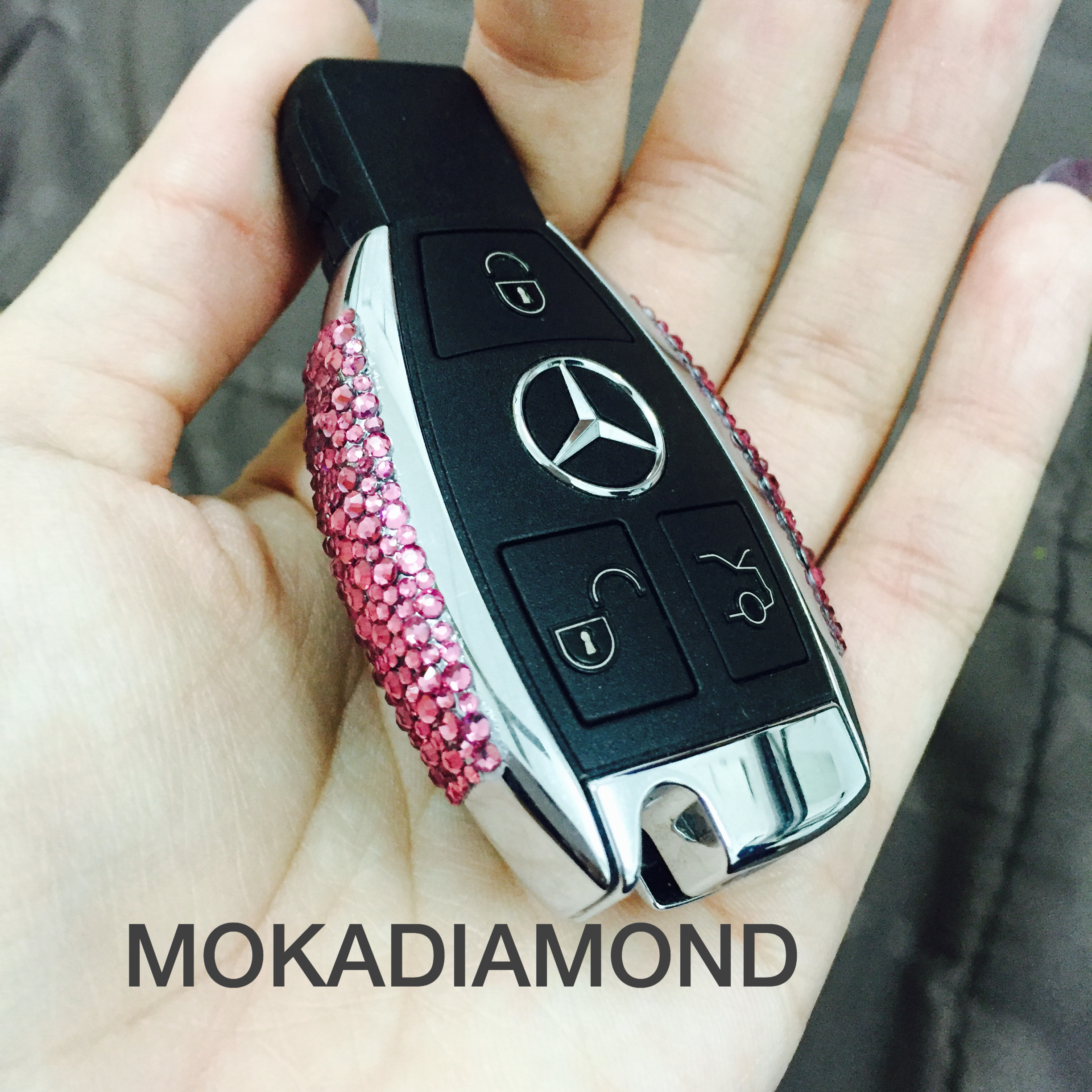 งานติดเพชรกุญแจ Mercedes Benz