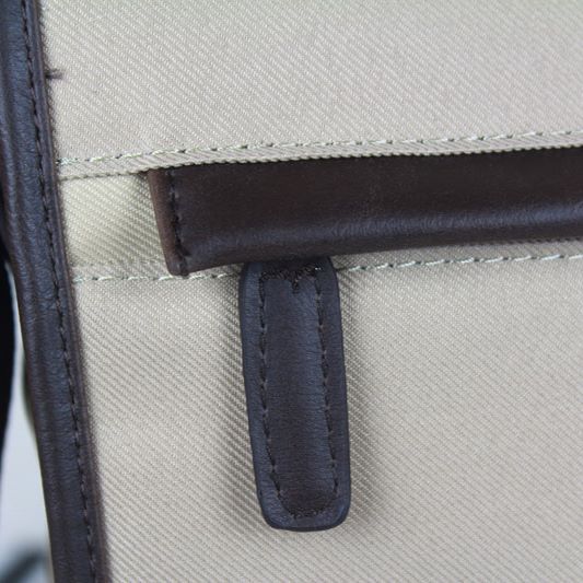 กระเป๋าสะพาย ลาย attack on titan