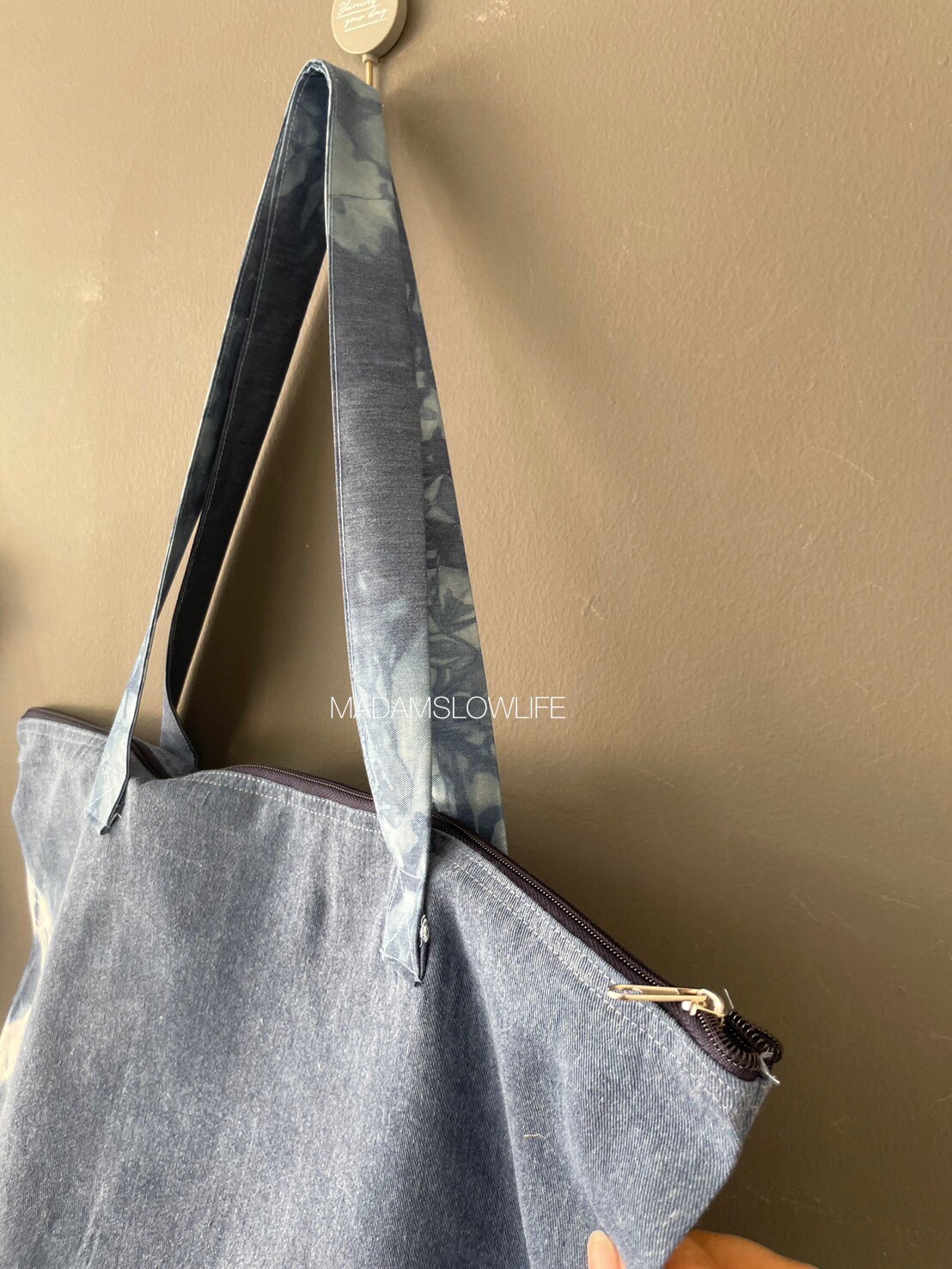 กระเป๋าผ้าแคนวาส ย้อมครามธรรมชาติ Size: M L