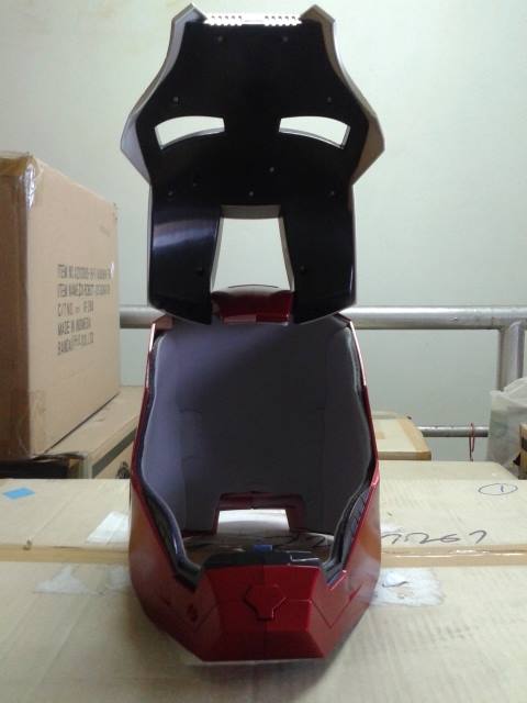 หมวก IRONMAN มีไฟ มีหน้าทอง กับบอร์น