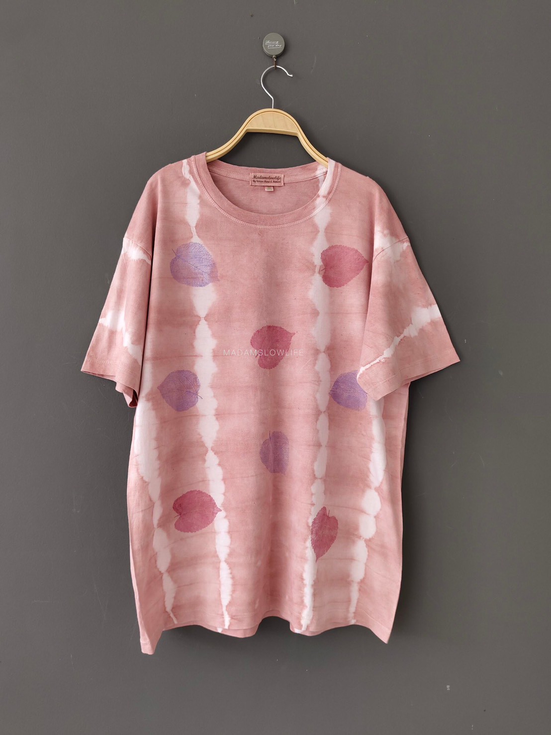 เสื้้อยืดผู้ใหญ่ มัดย้อมสีชมพู พิมพ์ลายใบไม้ Size : XS S M L XL 2XL 3XL