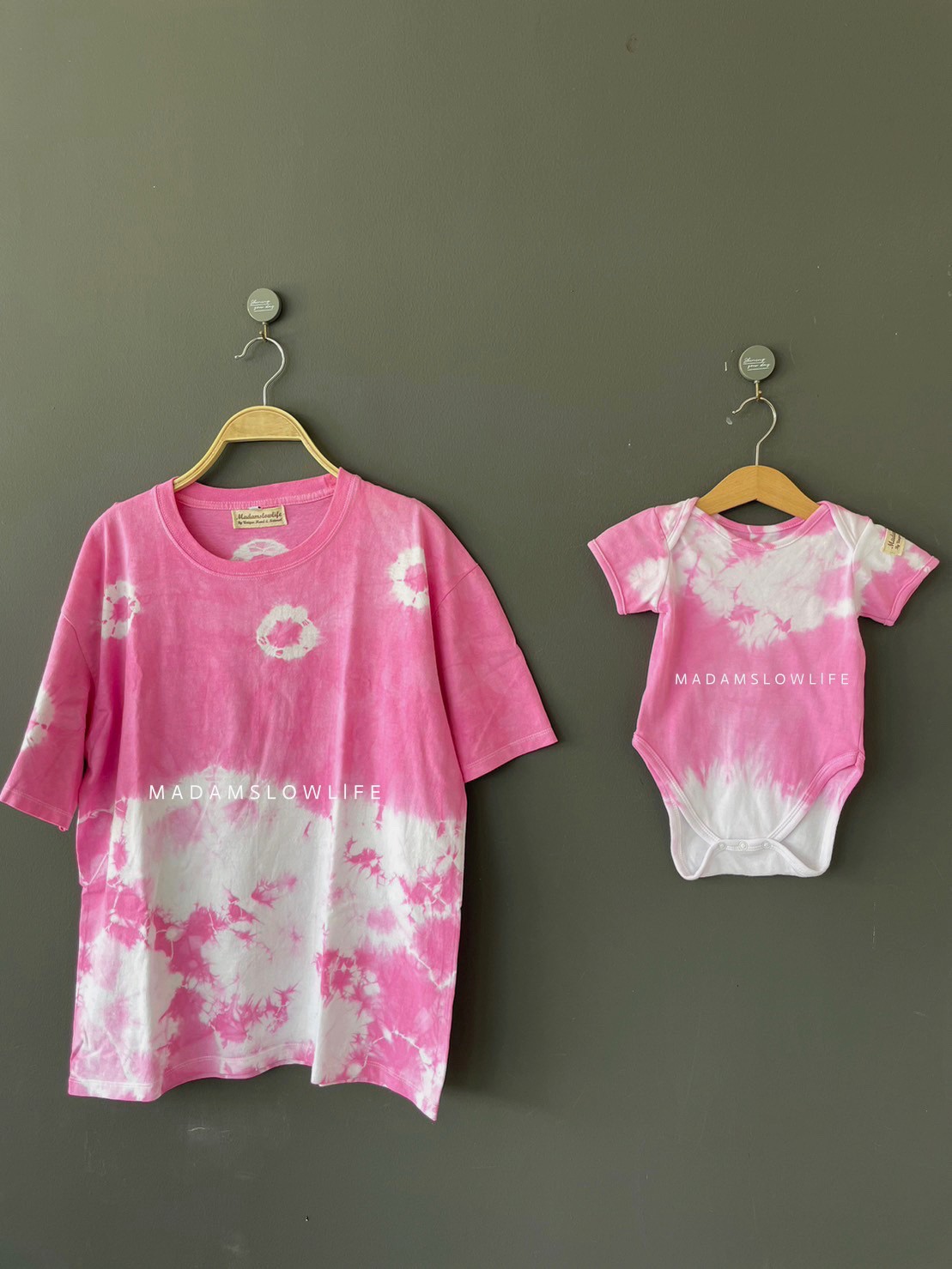 คอลเลคชั่นสีชมพูนม ตรีมครอบครัว