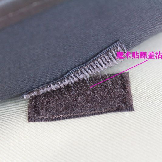 กระเป๋าสะพาย ลาย attack on titan