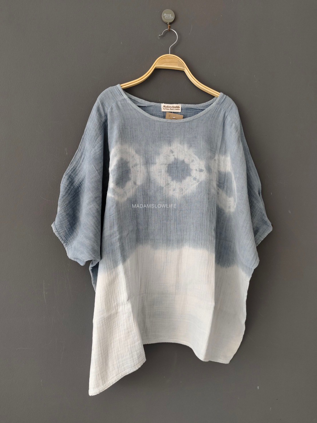 เสื้อผู้หญิงคอปาดแขน5ส่วน มัดย้อมสีเทา Size:F