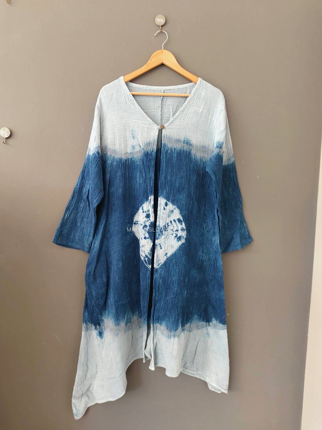 เสื้อคลุมมัดย้อม สีคราม Size: F