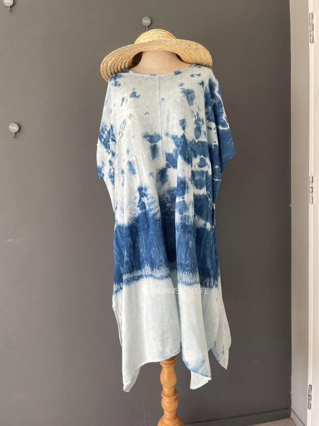 ชุดเดรสสวยๆ Size F ผ้าคอตตอนแบบมีเทกเจอร์ สีครามธรรมชาติ