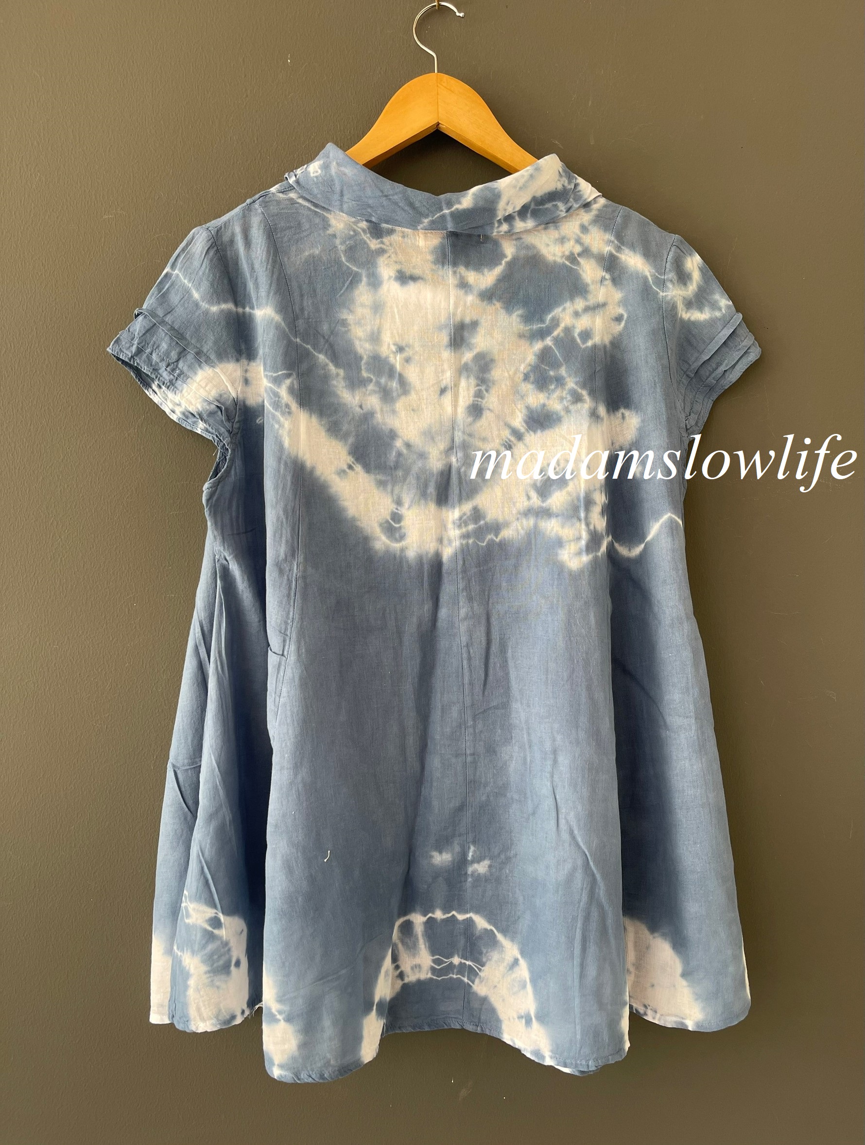 เสื้อคอพับ A คอตตอน 100% เนื้อนิ่ม ย้อมและพิมพ์มือสีปลอดสารพิษ มีให้เลือก4สี