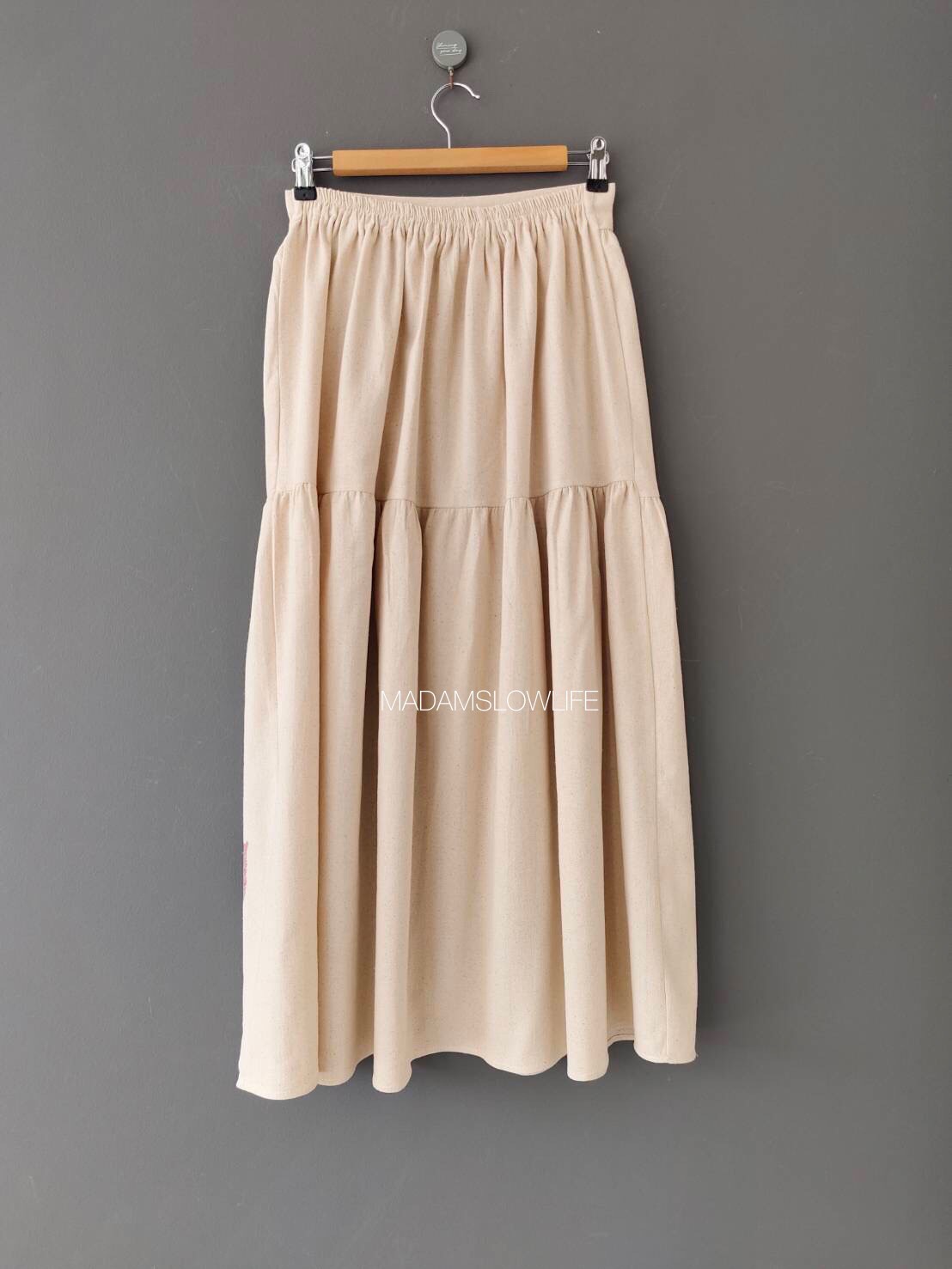 กระโปรงระบาย Size F เนื้อผ้าคอตตอนมีเทกเจอร์ พิมพ์ลายด้วยใบไม้ใช้สีปลอดสารพิษ