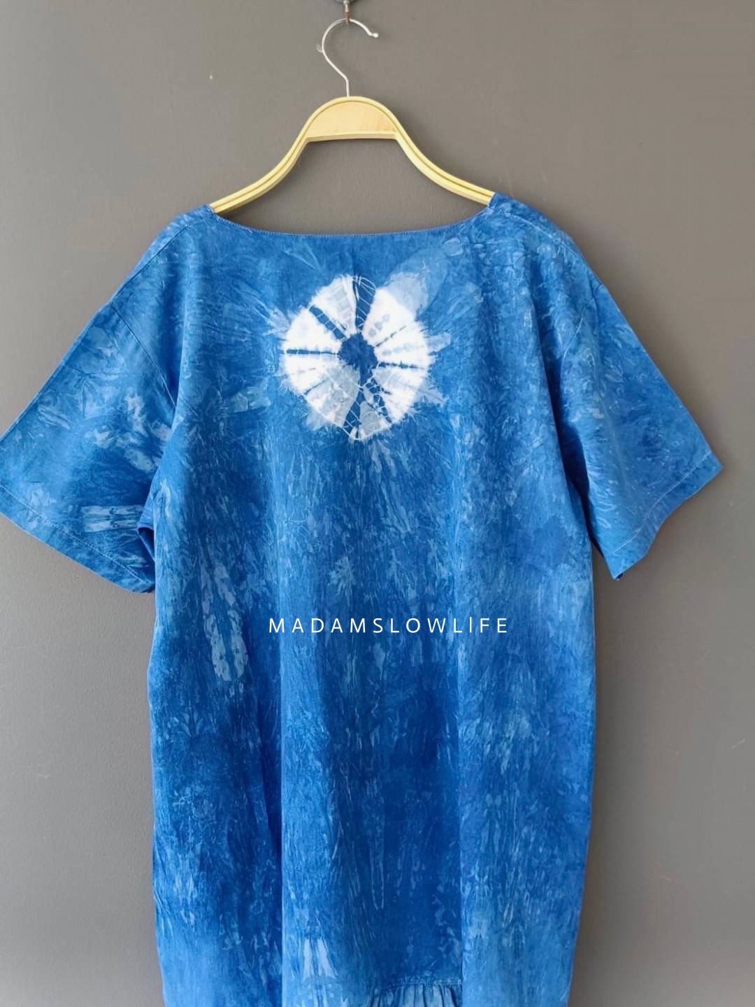 ชุดเดรสผู้หญิงแขนสั้น มัดย้อมคราม มี Size: 38 40 42 44 46 48