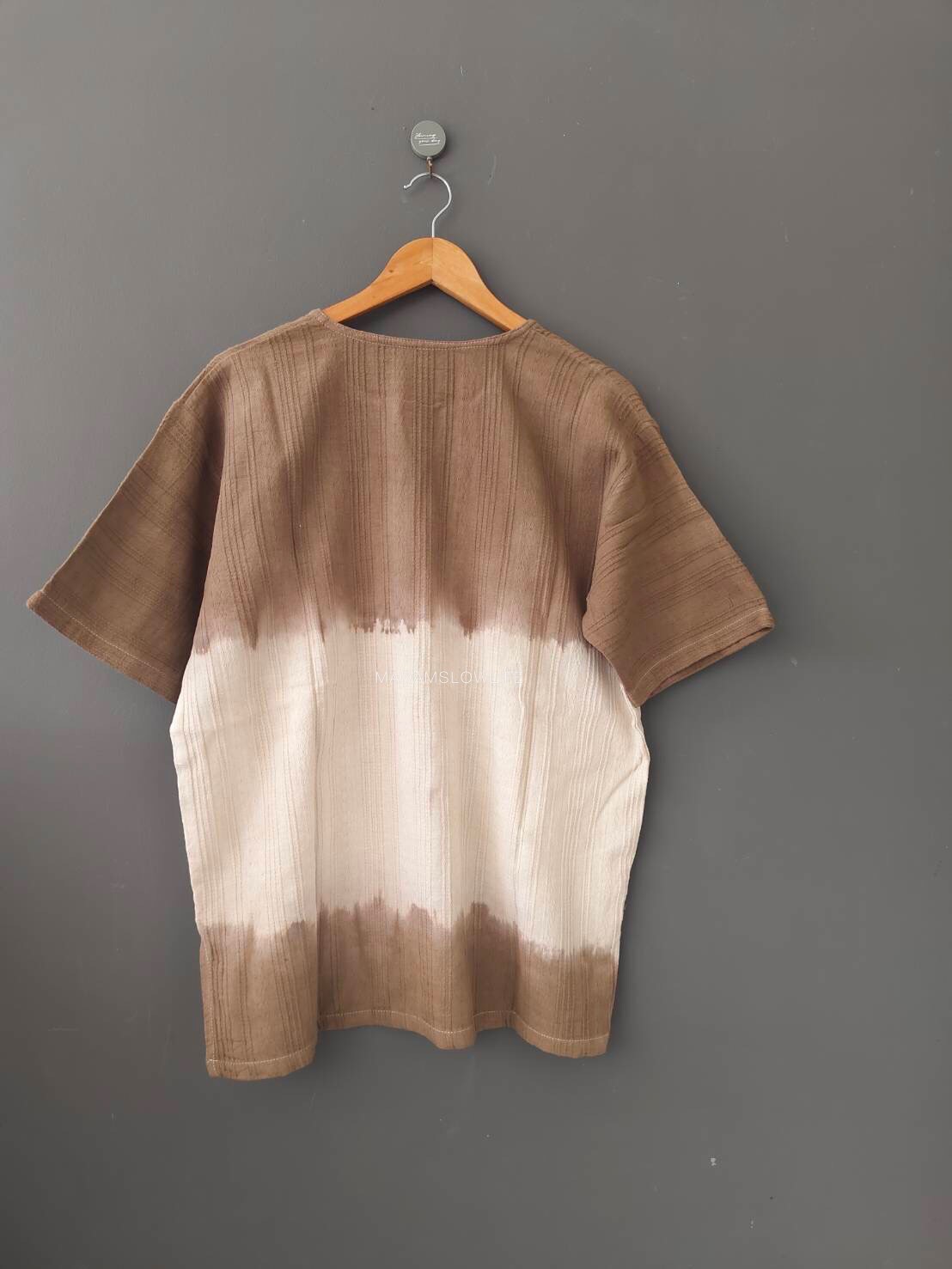 เสื้อคอวีผู้ชายมัดย้อมสีน้ำตาลปลอดสารพิษ Size:42" 44" 46" 48" 50"