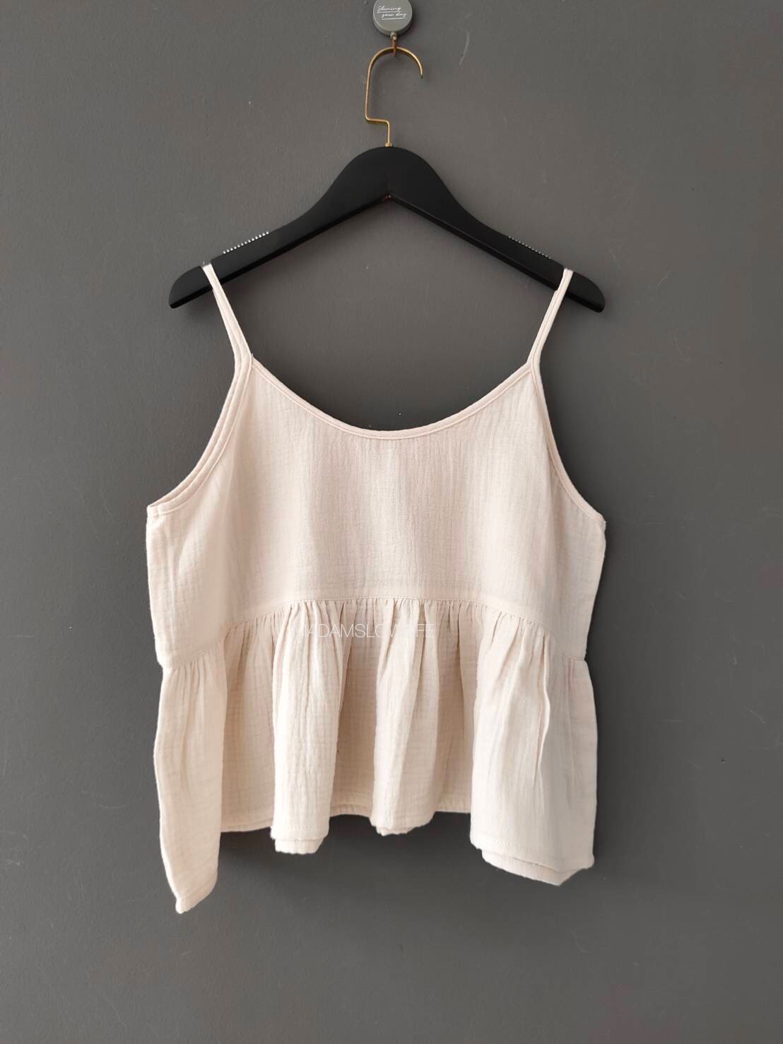 เสื้อผู้หญิงสายเดี่ยว พิมพ์ใบไม้ Size: F