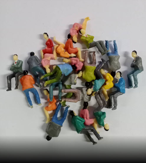 คนนั่ง สเกล 1:43 คละแบบ 25 ตัว