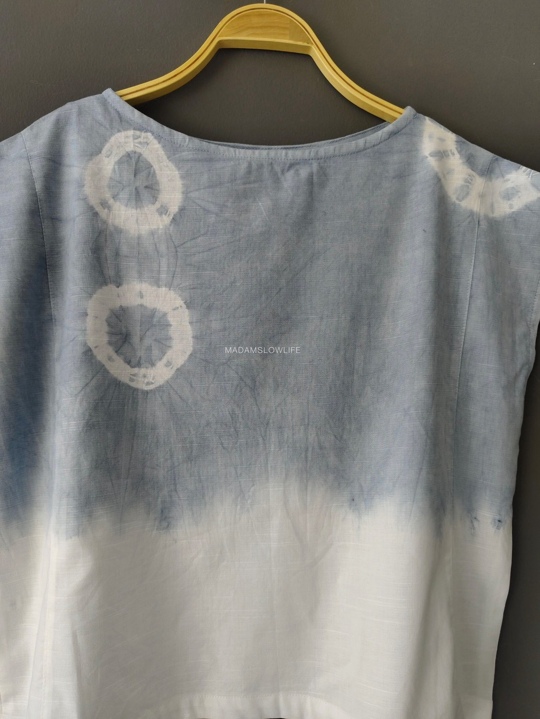 เสื้อผู้หญิงคอปาด ปีกผีเสื้อ มัดย้อมสีธรรมชาติ size: L