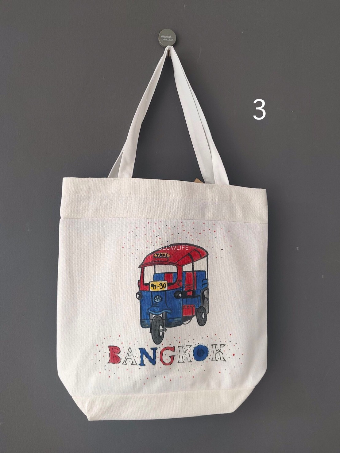 กระเป๋าผ้าแคนวาส กว้าง 40 cm *ยาว 43 cm *ลึก 15 cm งานเพ้นต์มือ มี 6 แบบ