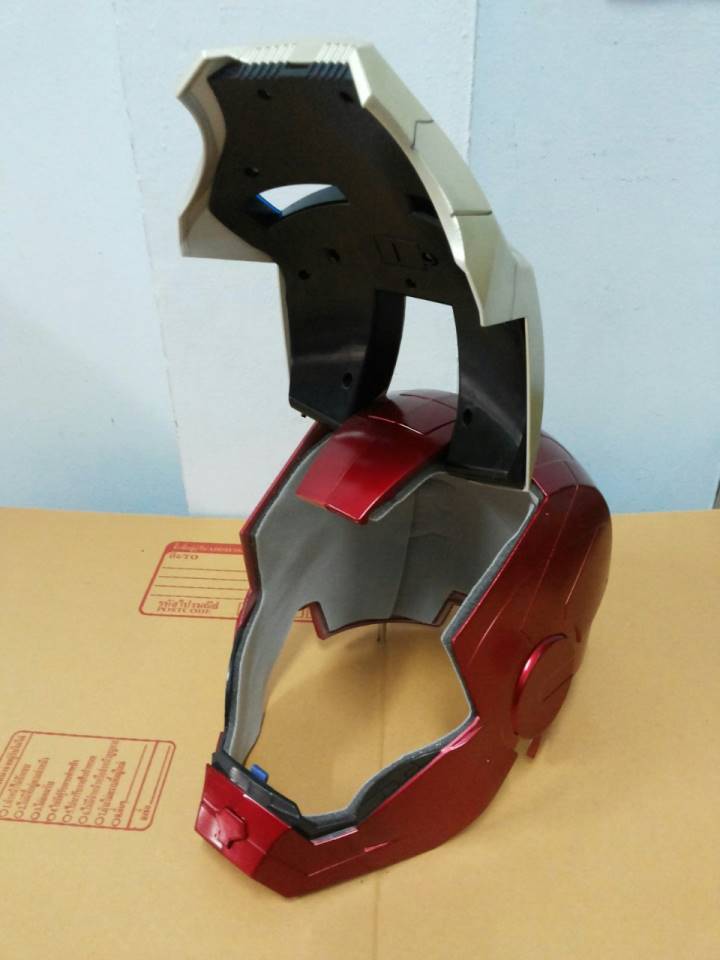 หมวก IRONMAN มีไฟ มีหน้าทอง กับบอร์น