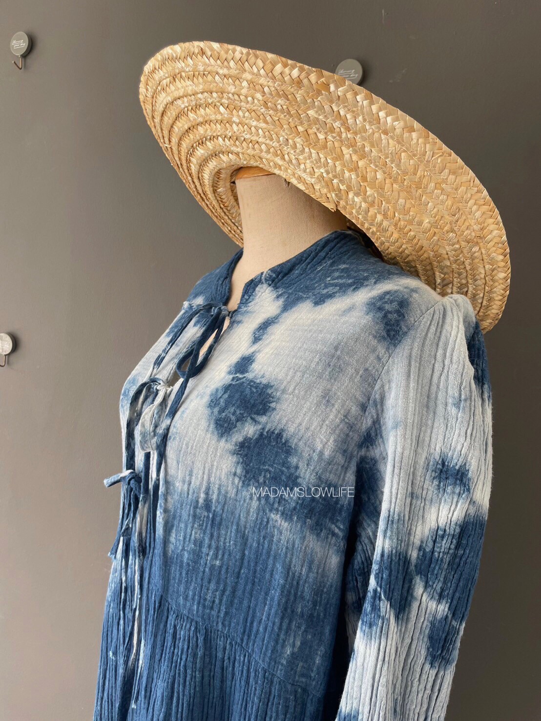 ชุดเดรสสวยๆ Size F ผ้าคอตตอนแบบมีเทกเจอร์ สีครามธรรมชาติ