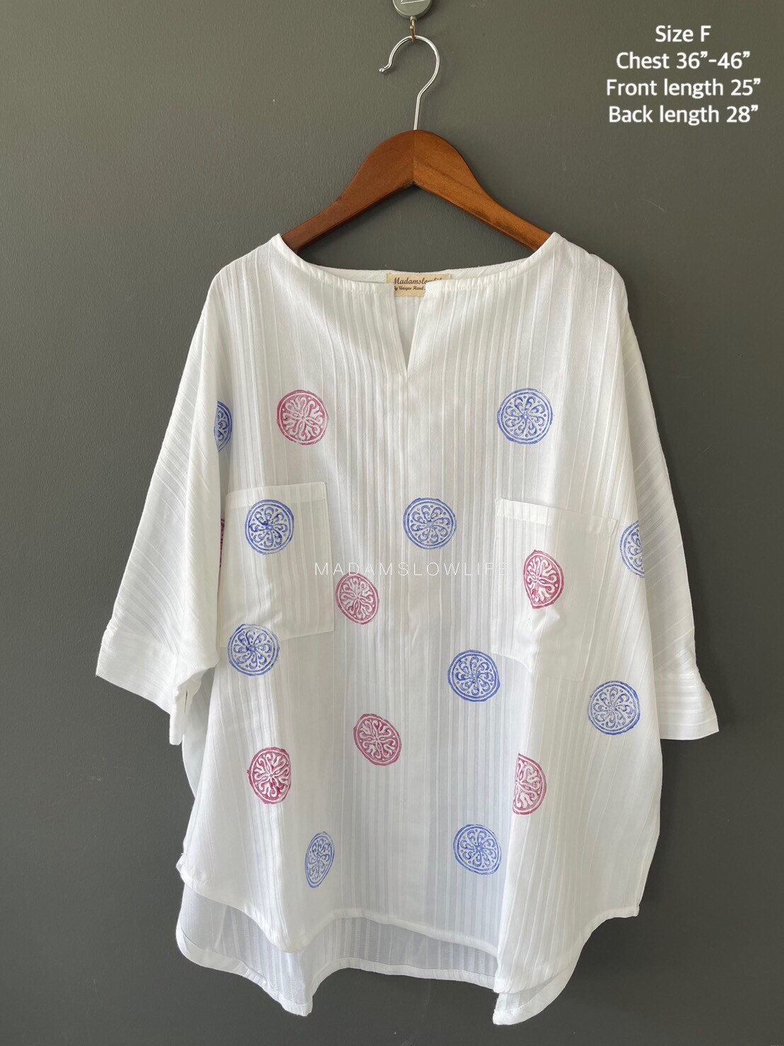 เสื้อคอวี Size F มีกระเป่าหน้าสองข้าง