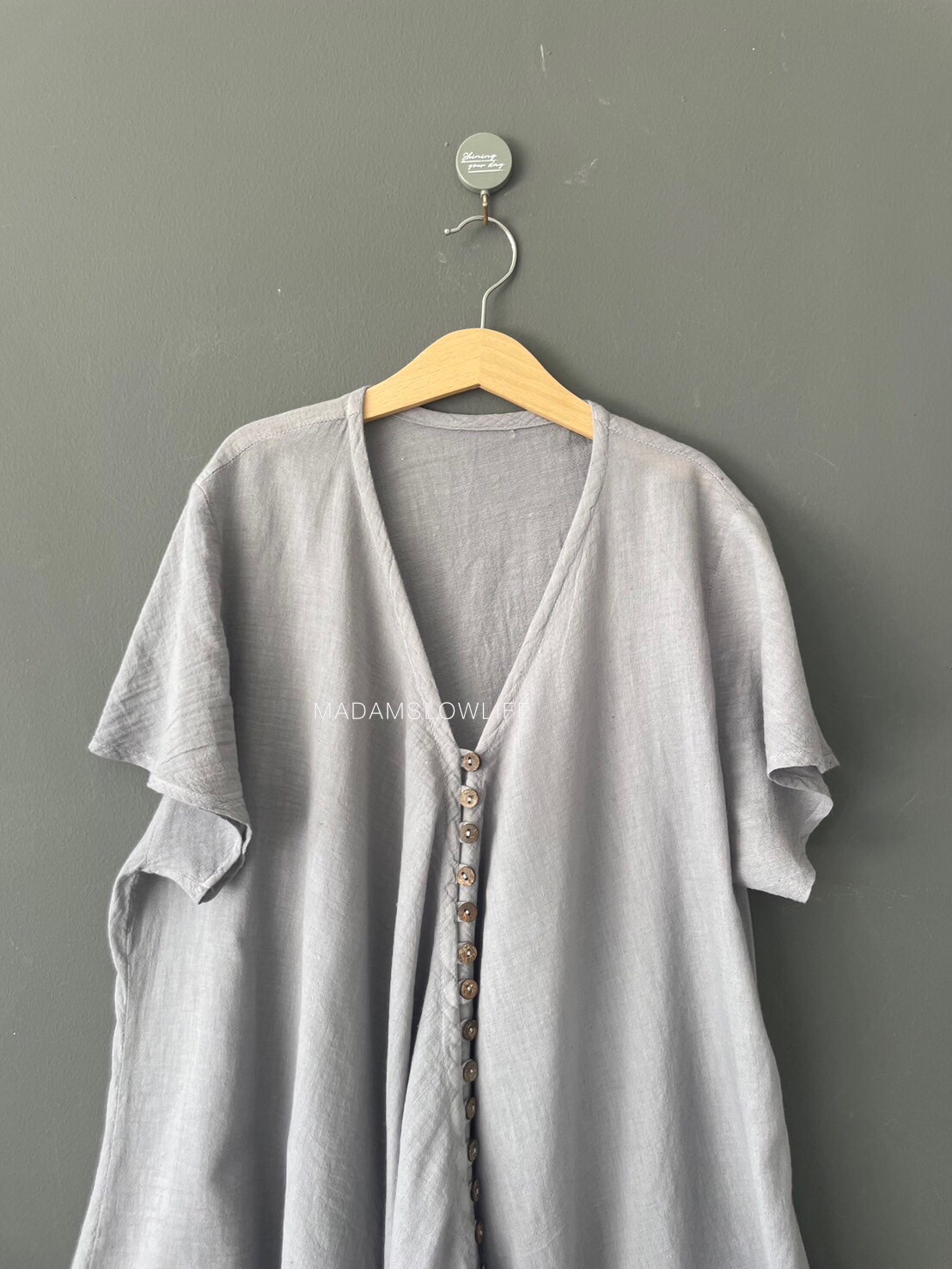 เสื้อผู้หญิง Size F สีเทา