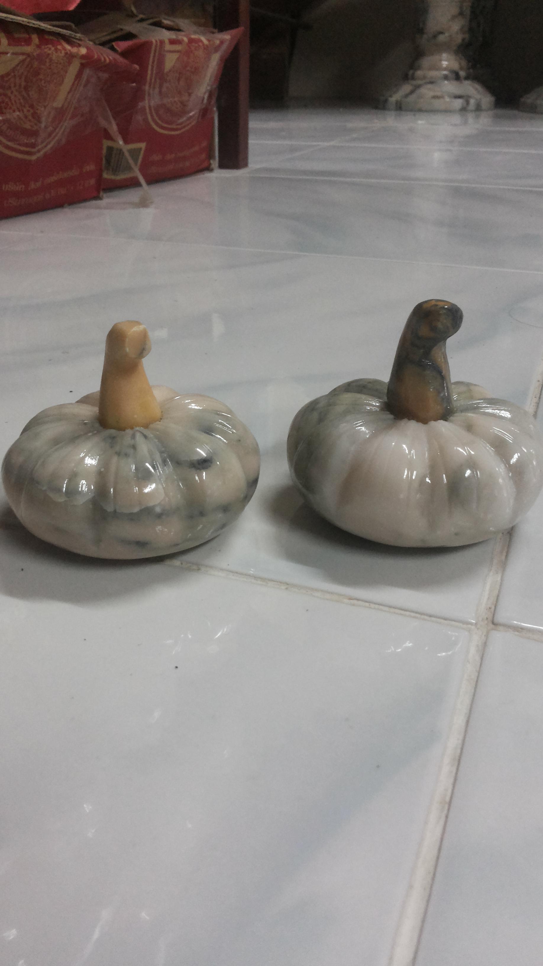 ฟักทองมงคลหินอ่อนผลไม้บูชาขานดกว้าง15สูง10cm.คู่ละ