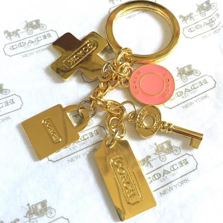 Coach พวงกุญแจพรีเมี่ยมนิตยสาร