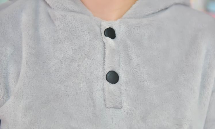 เสื้อกันหนาว ลาย Neko Atsume