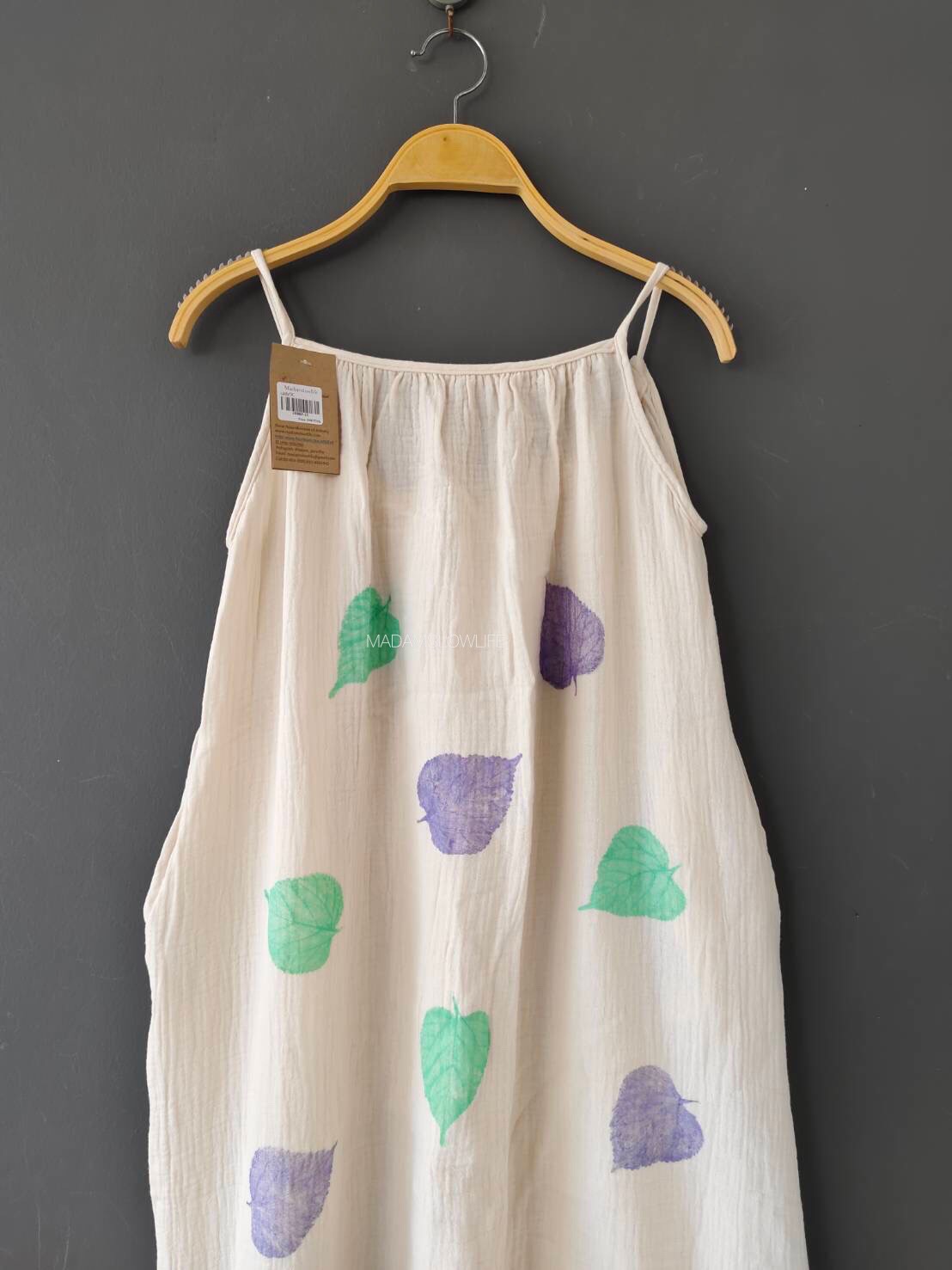 ชุดเดรสผูกโบว์หลัง พิมพ์ลายใบไม้ Size: F