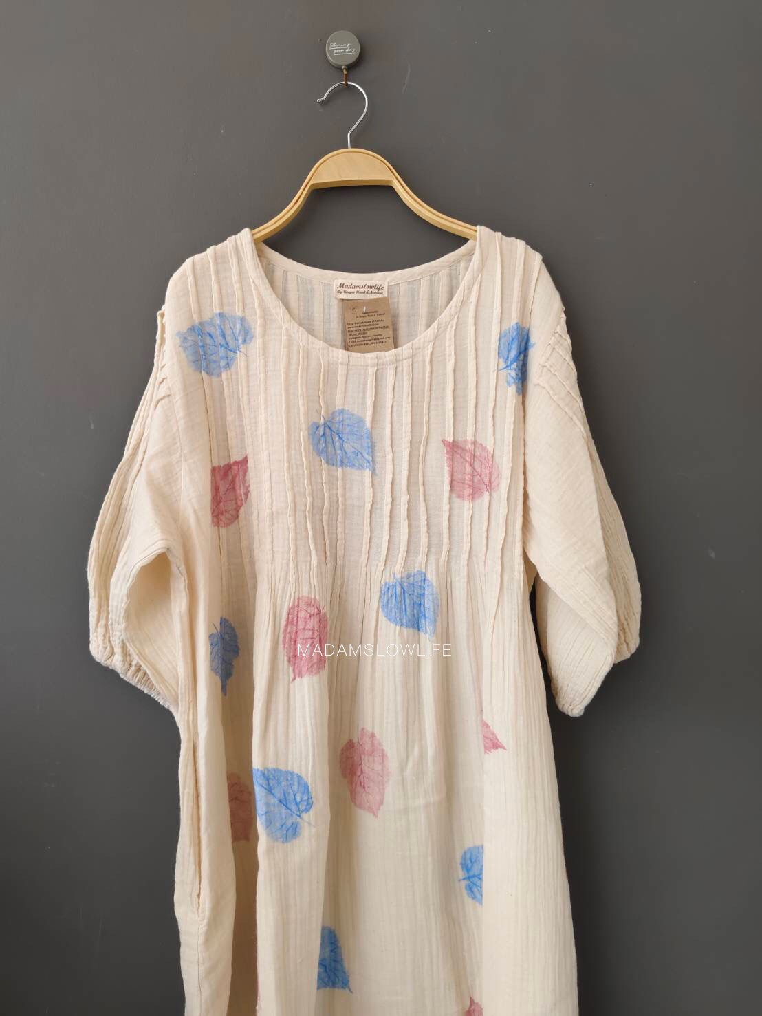 เดรสผู้หญิงแขนบอลลูน พิมพ์ลายใบไม้ Size: F