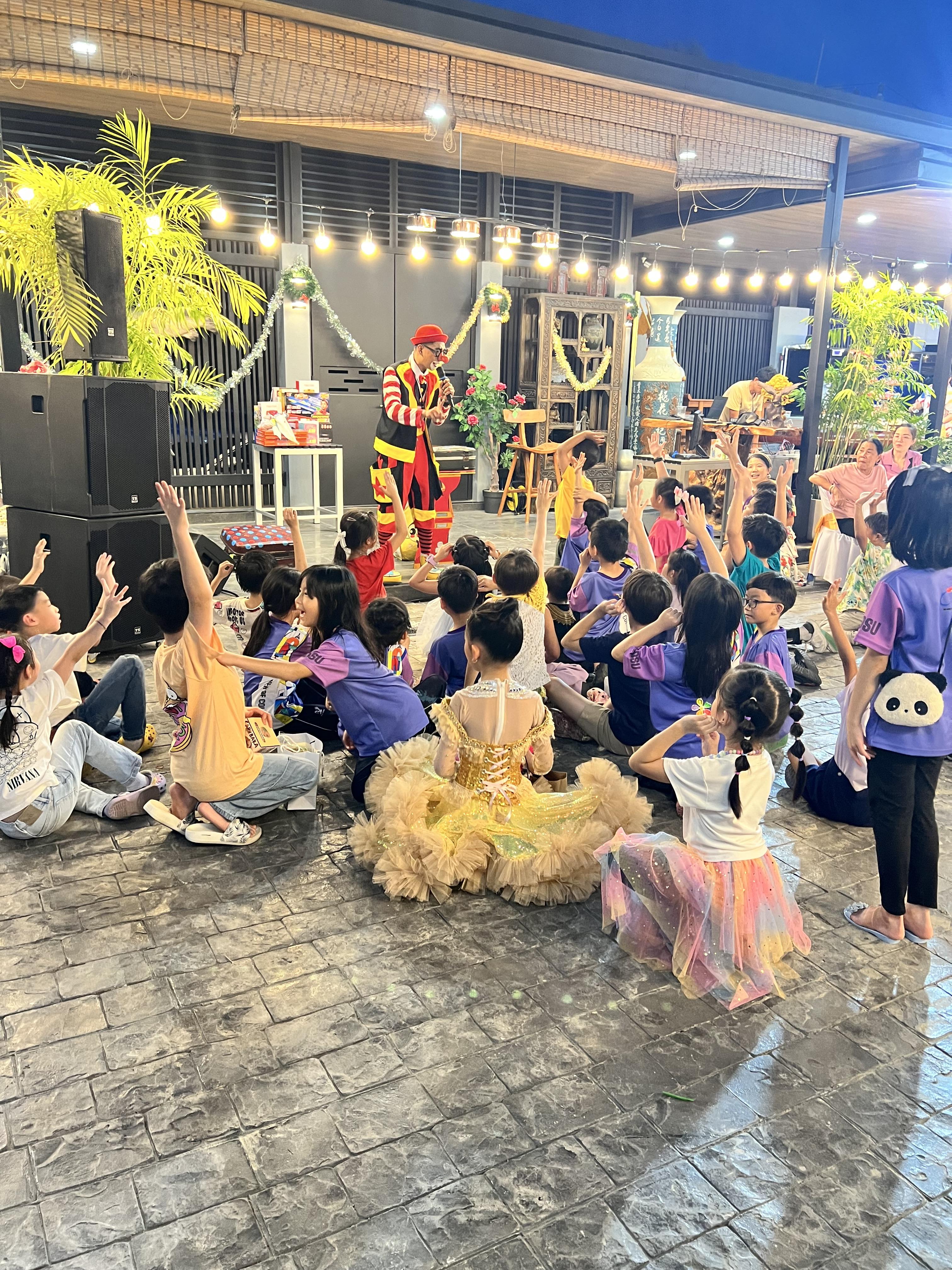 โชว์มายากล แนวตลก มายากลสำหรับเด็กๆ สร้างความสนุกและเสียงหัวเราะ