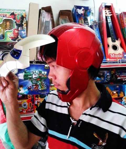 หมวก IRONMAN มีไฟ มีหน้าทอง กับบอร์น