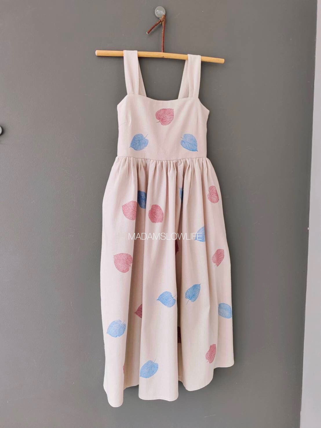 ชุดเดรส size F อก 34-40 นิ้ว ยาว 45 นิ้ว เนื้อผ้าคอตตอน พิมพ์ลายใบไม้