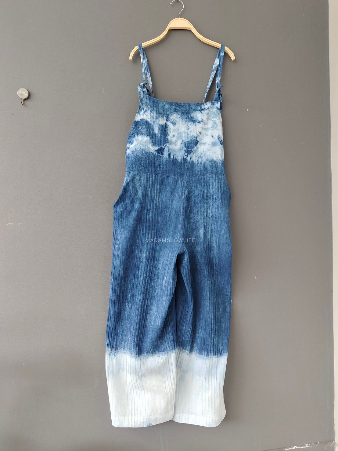 ชุดเอี๊ยมผู้ใหญ่ ผ้าคอตตอน100% มัดย้อมครามธรรมชาติ Size:F