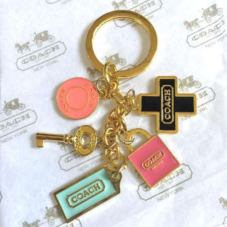 Coach พวงกุญแจพรีเมี่ยมนิตยสาร