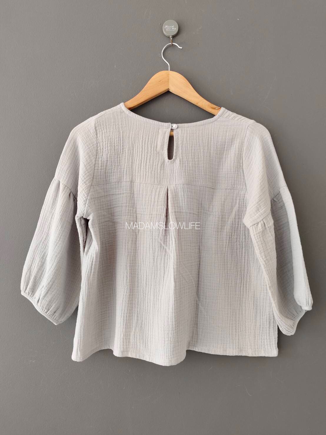 เสื้อผู้หญิงพิมพ์ใบไม้ Size:F