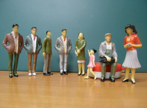 คนจิ๋ว ยืน+นั่ง ผสม สเกล 1:25 คละแบบ / ชุด 20 ตัว