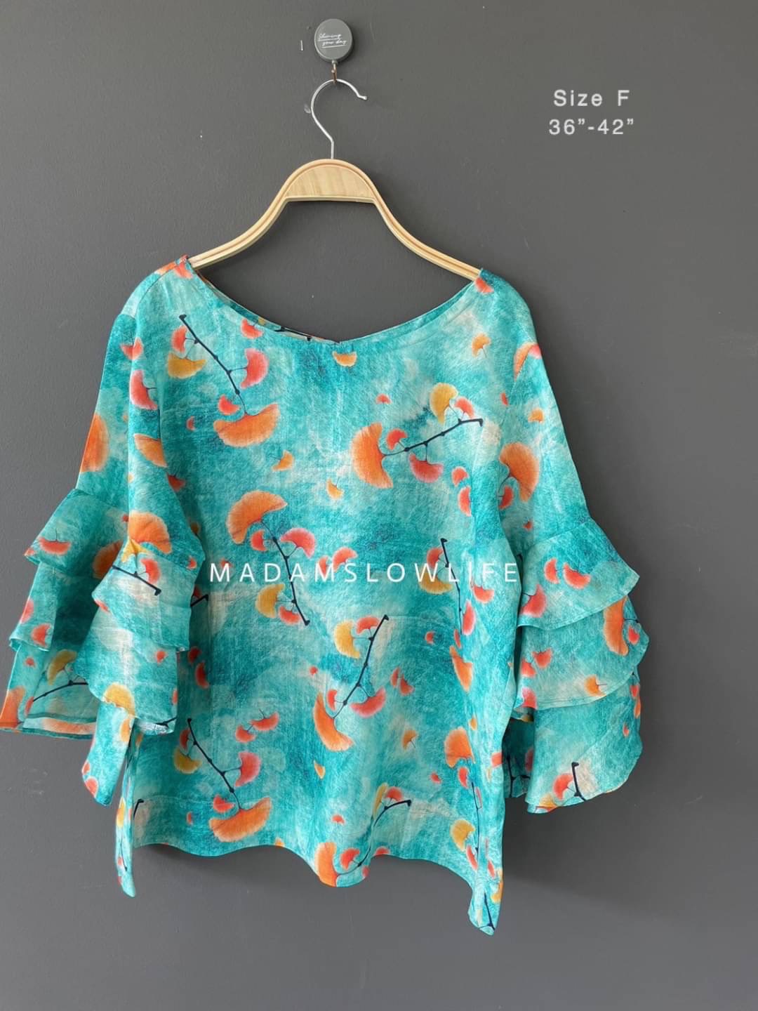 เสื้อเชิ้ตผู้หญิง ผ้าลินิน ลายกราฟฟิก สีเขียวฟ้า Linen Blouse color Sea green contrasted