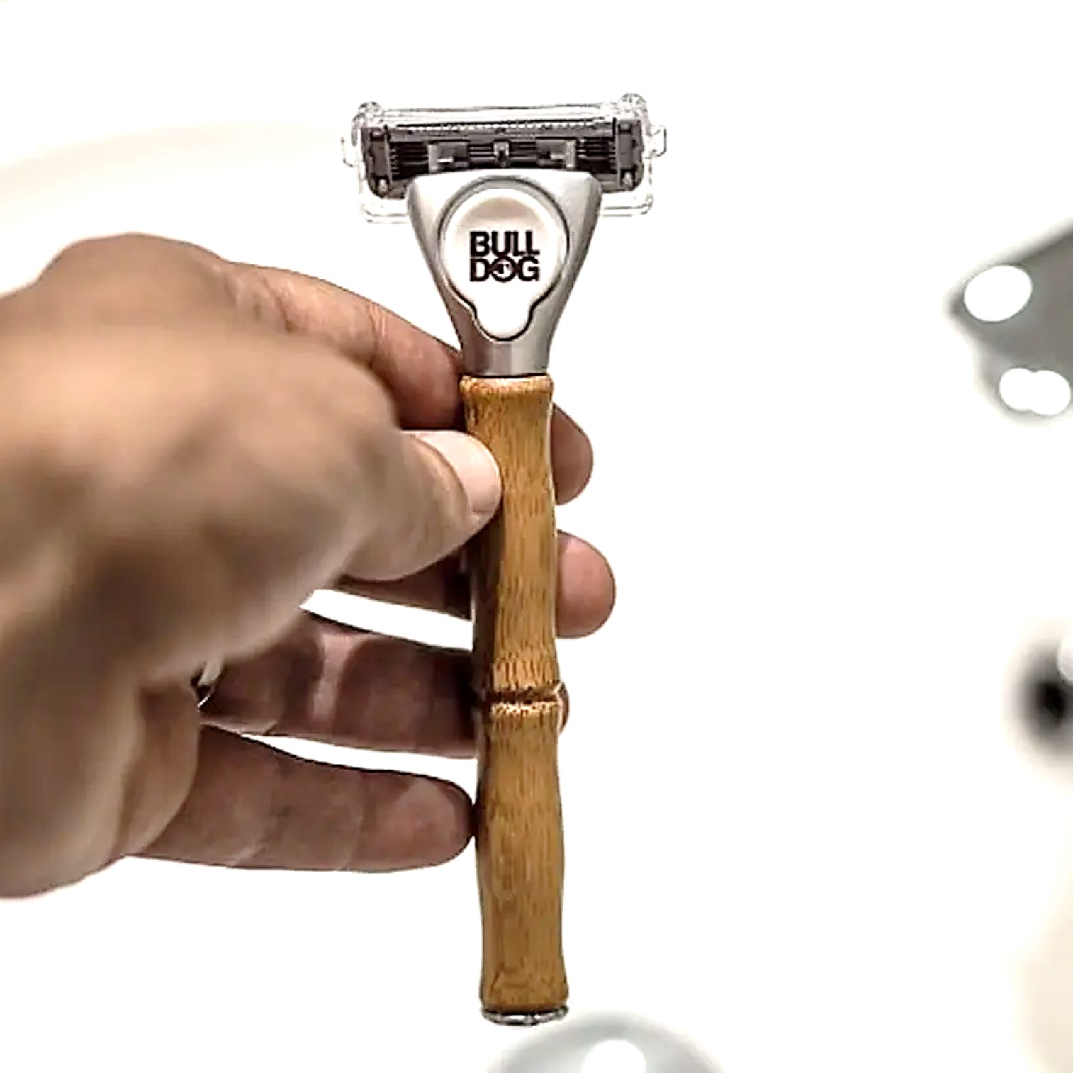 BullDog Skincare For Men Original Bamboo Razor ชุดอุปกรณ์สำหรับโกนหนวดรุ่นพิเศษ5ใบมีด สินค้านำเข้าจากอังกฤษของแท้
