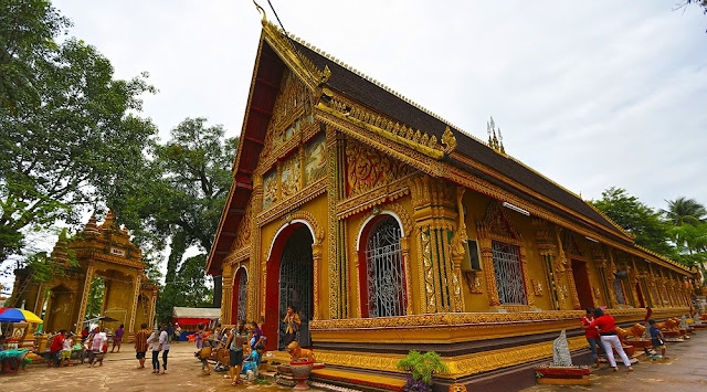 ทัวร์ลาวส่วนตัว นำชมวัดสีเมือง ณ กรุงเวียงจันทน์